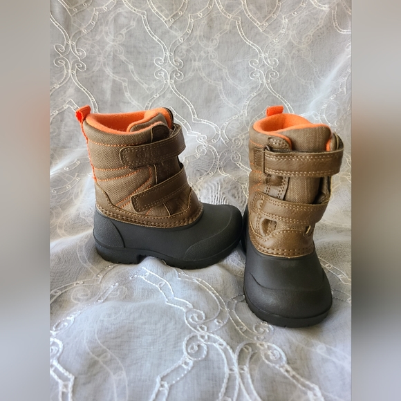 *Sold Elsewhere*❄️ Toddler Carter's Snow Boots ❄️ - Picture 6 of 7